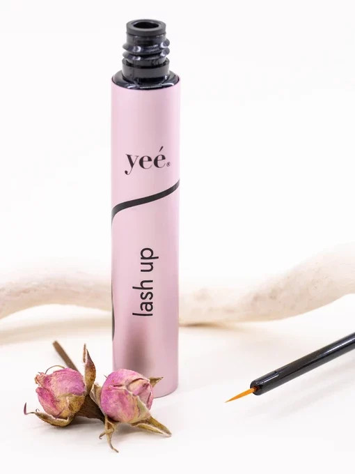 Lash Up Forte Nebenbild 2 Yeé - Lash Up Forte Wimpernserum. Lange Wimpern dank dem Lash Serum von Yeé