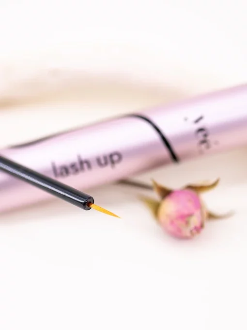Lash Up Forte Nebenbild 3 Yeé - Lash Up Forte Wimpernserum. Lange Wimpern dank dem Lash Serum von Yeé